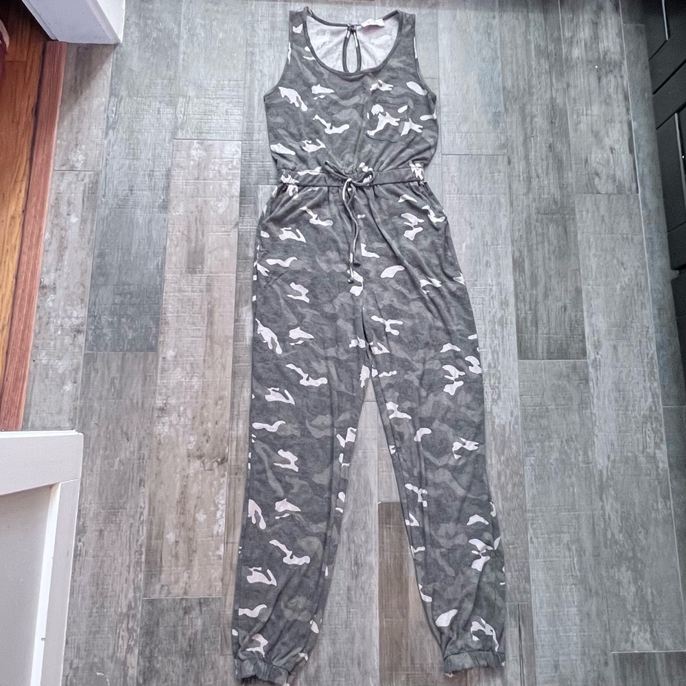 Camo romper / jumpsuit jogger